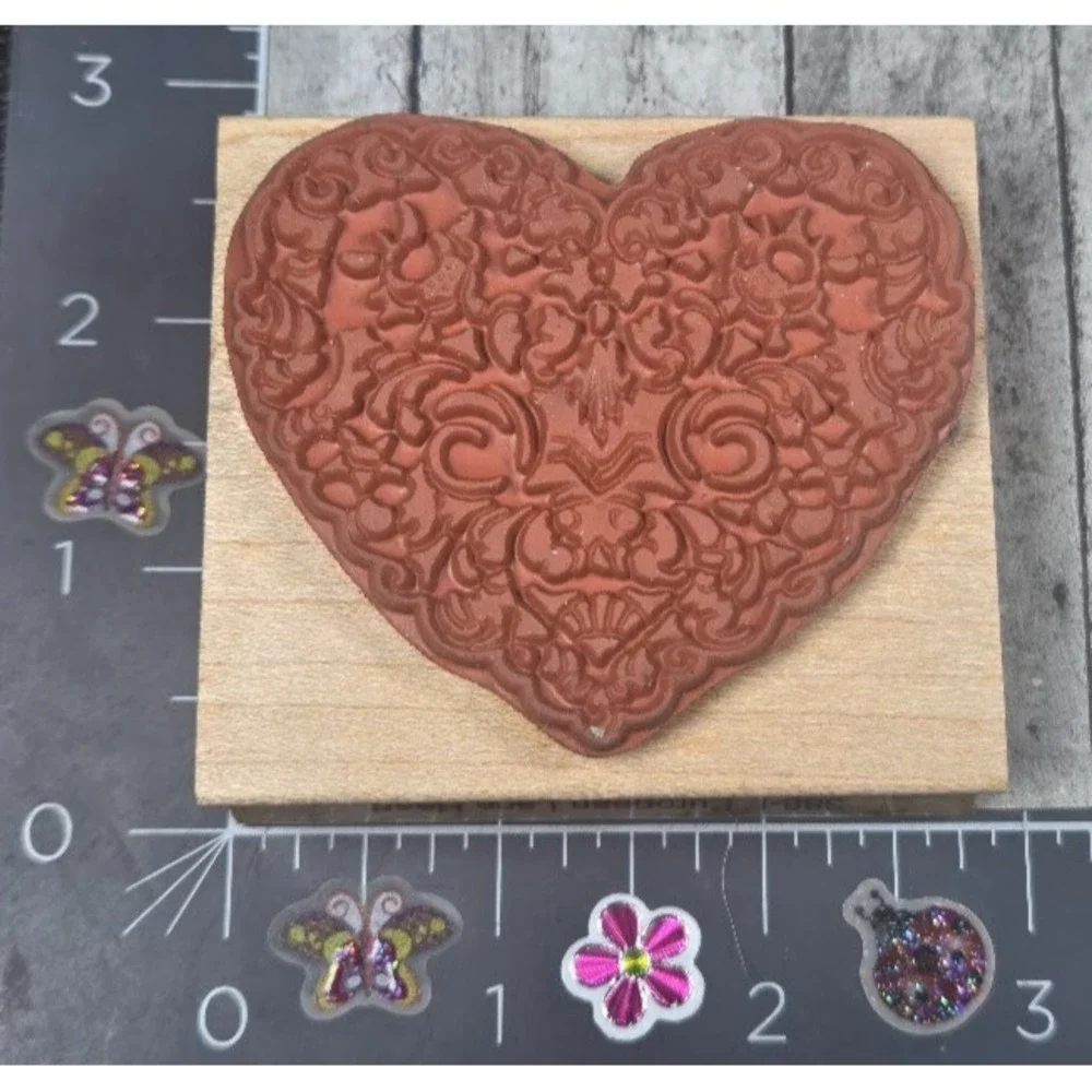 Embossing Arts European Lace Heart 388F 1999 Rubber Stamp Wood #Q46